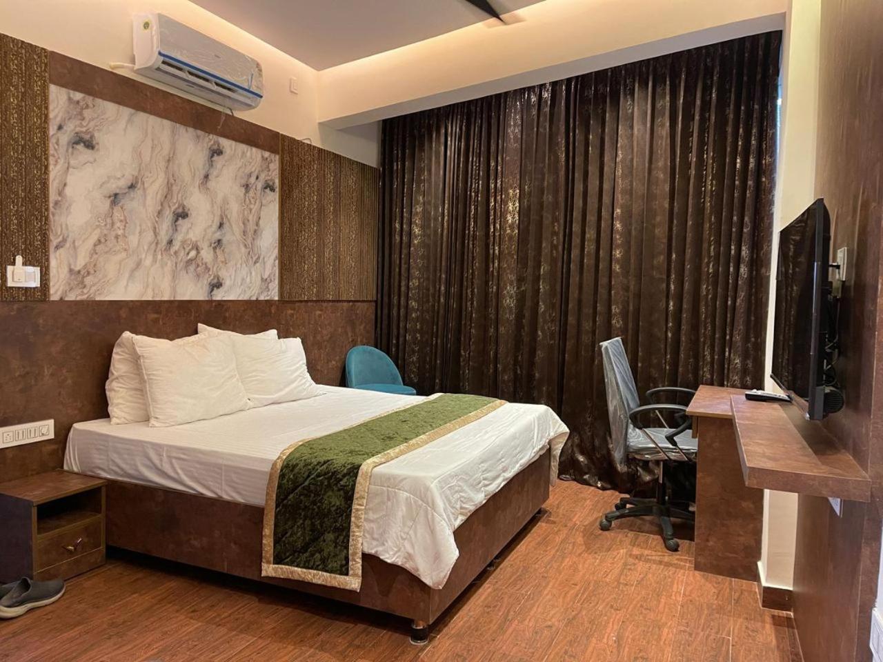 The Taaj Inn Μπανγκαλόρ Εξωτερικό φωτογραφία