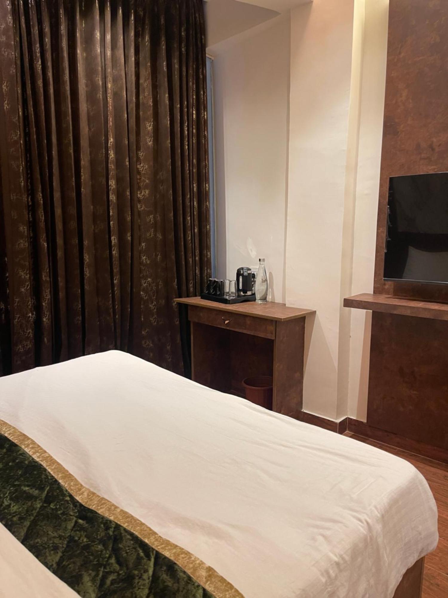The Taaj Inn Μπανγκαλόρ Εξωτερικό φωτογραφία