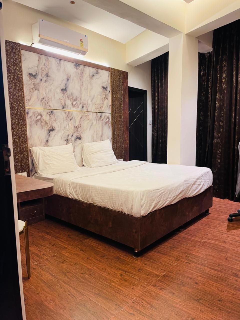 The Taaj Inn Μπανγκαλόρ Εξωτερικό φωτογραφία